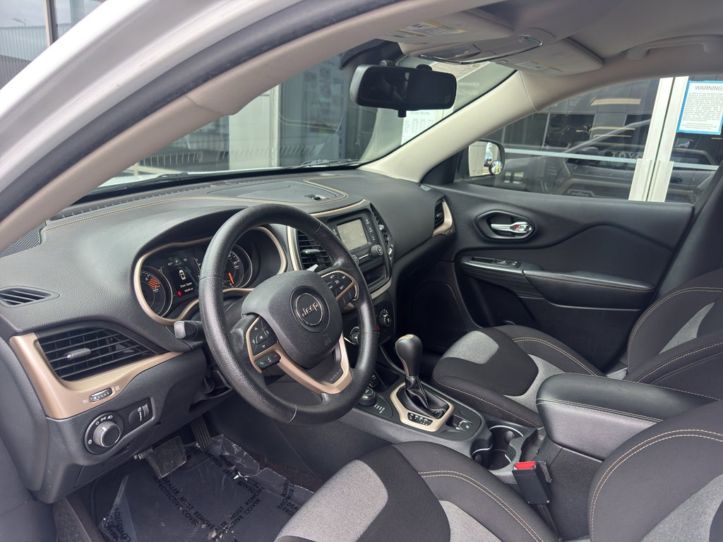 2016 Jeep Cherokee Sport