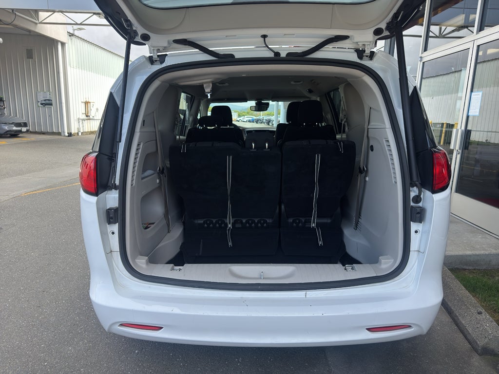 2023 Chrysler Voyager LX