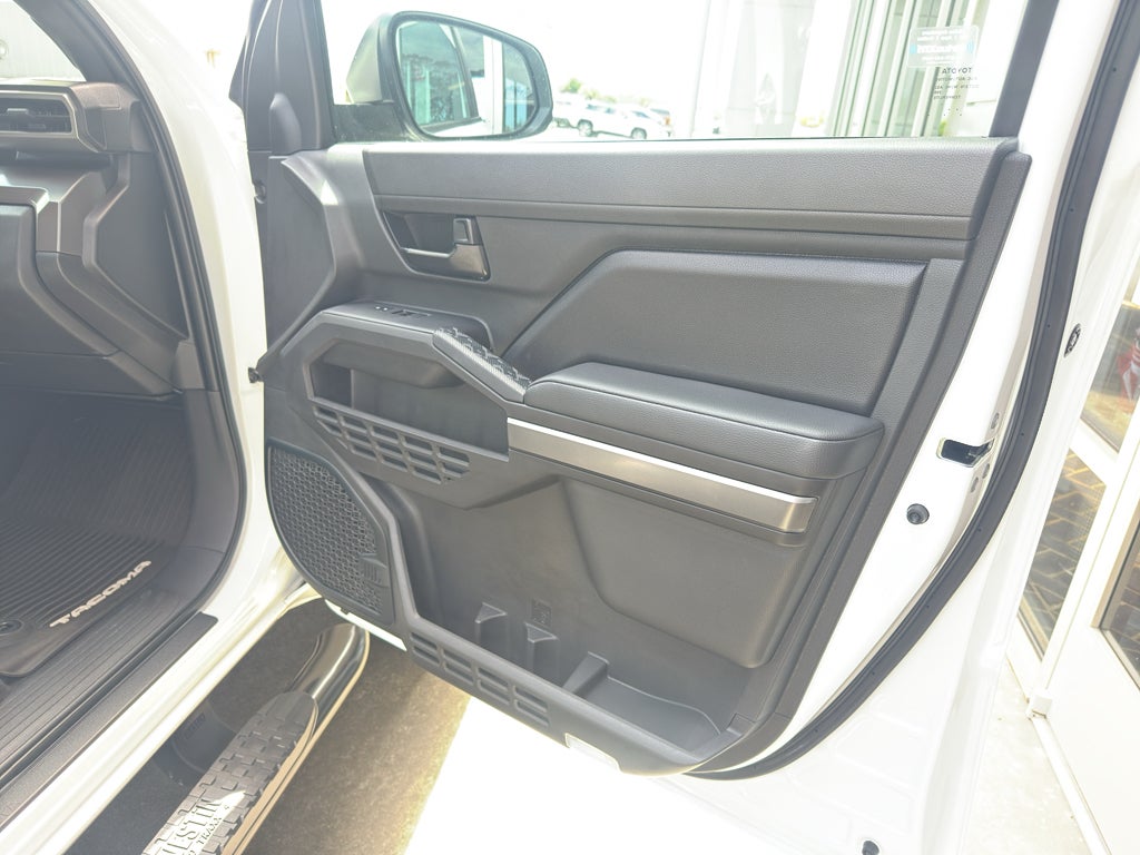 2024 Toyota TACOMA SR5 SR5