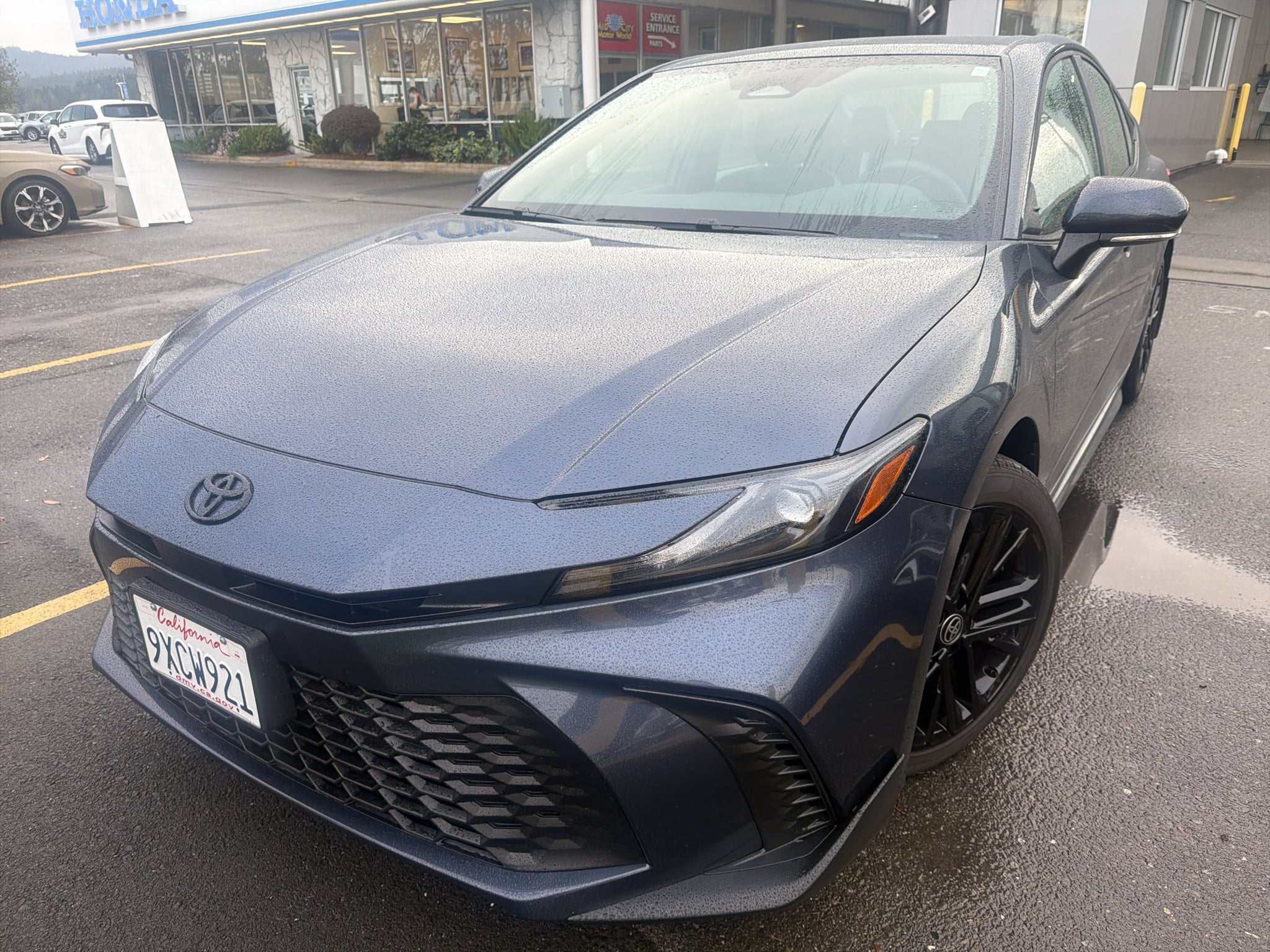 2026 Toyota Camry Hybrid SE