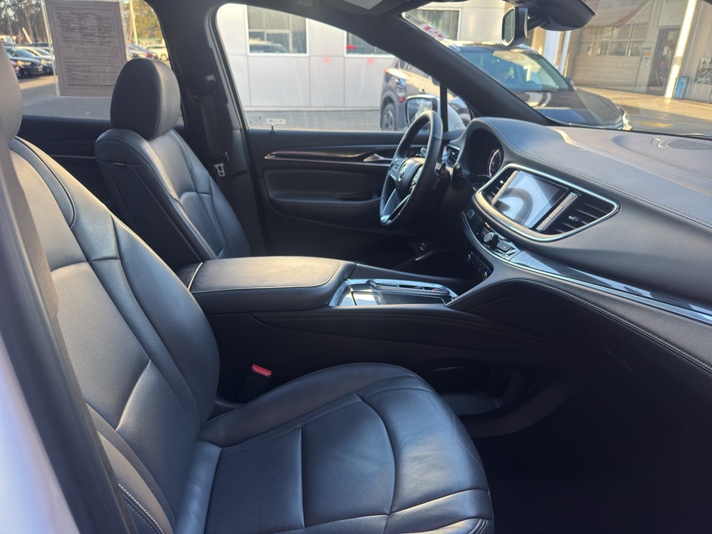 2022 Buick Enclave Essence