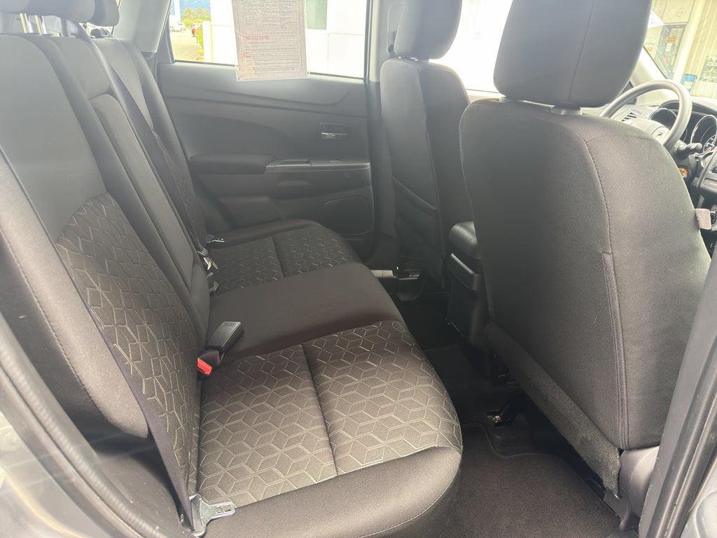 2024 Mitsubishi Outlander Sport ES