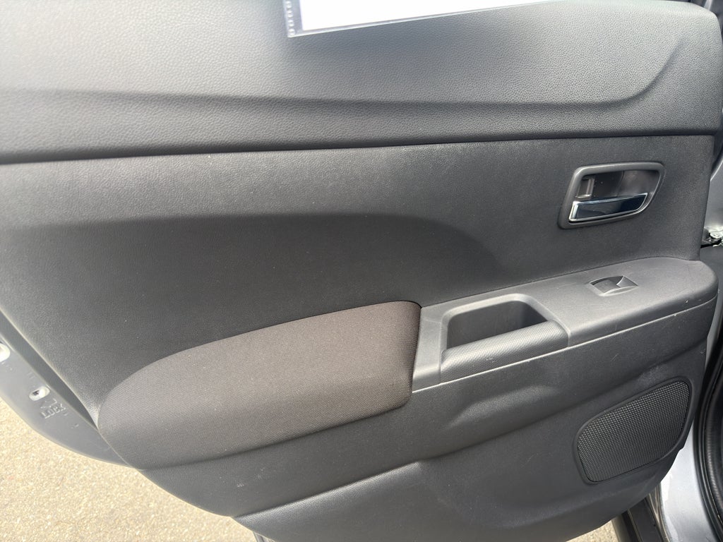 2024 Mitsubishi Outlander Sport ES