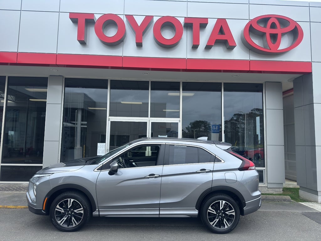 2024 Mitsubishi Eclipse Cross SEL S-AWC's photo