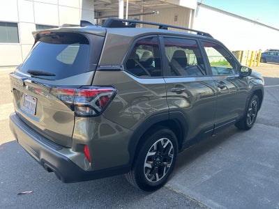 2025 Subaru Forester Premium
