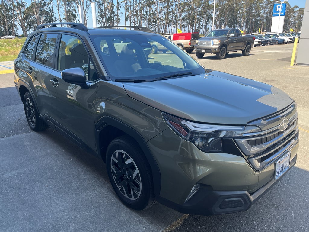 2025 Subaru Forester Premium
