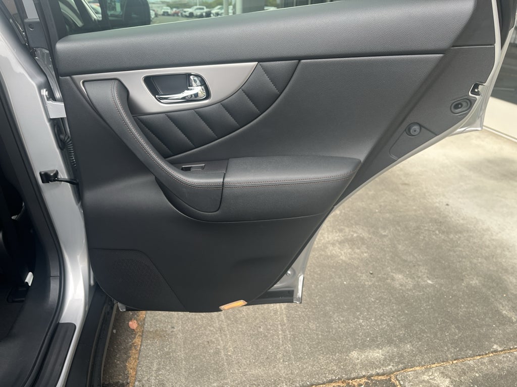 2017 INFINITI QX70 Base