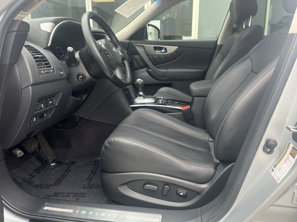 2017 INFINITI QX70 Base