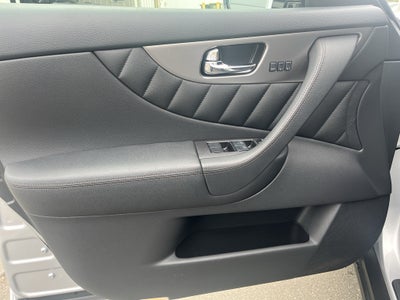 2017 INFINITI QX70 Base