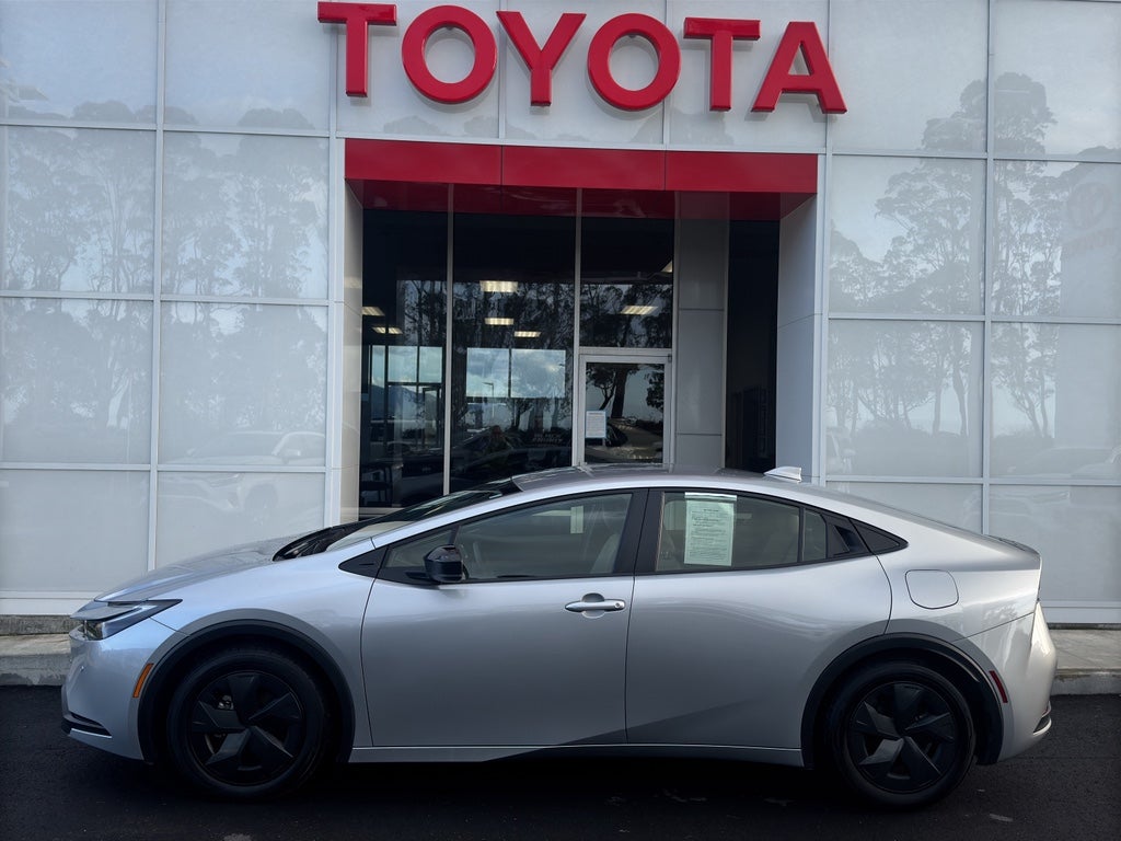 2024 Toyota PRIUS LE