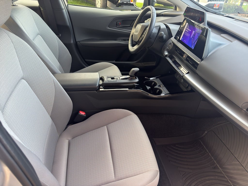 2024 Toyota PRIUS LE