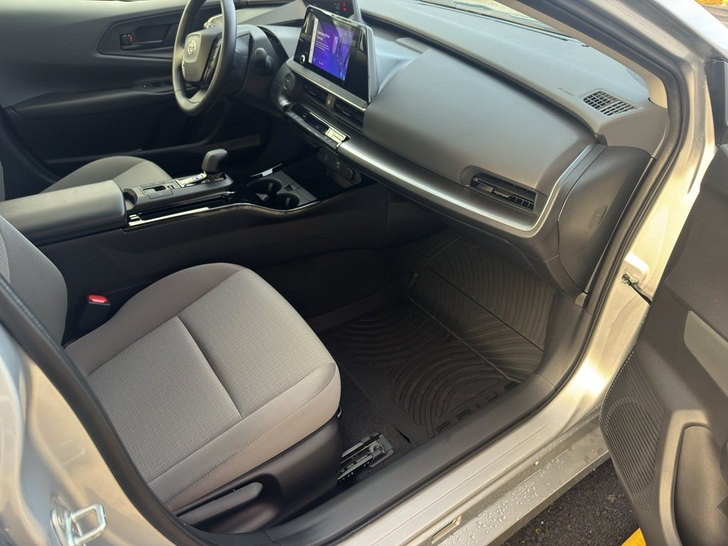 2024 Toyota PRIUS LE