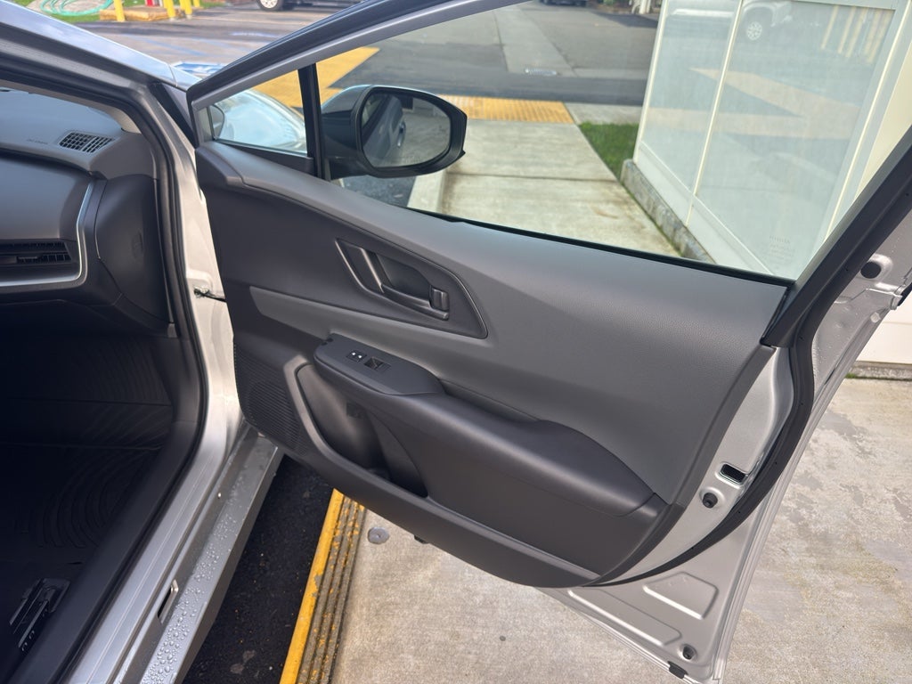 2024 Toyota PRIUS LE