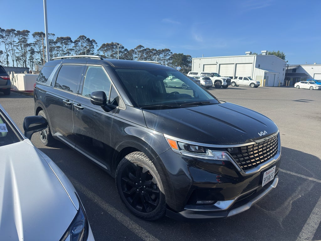 2023 Kia Sedona SX's photo